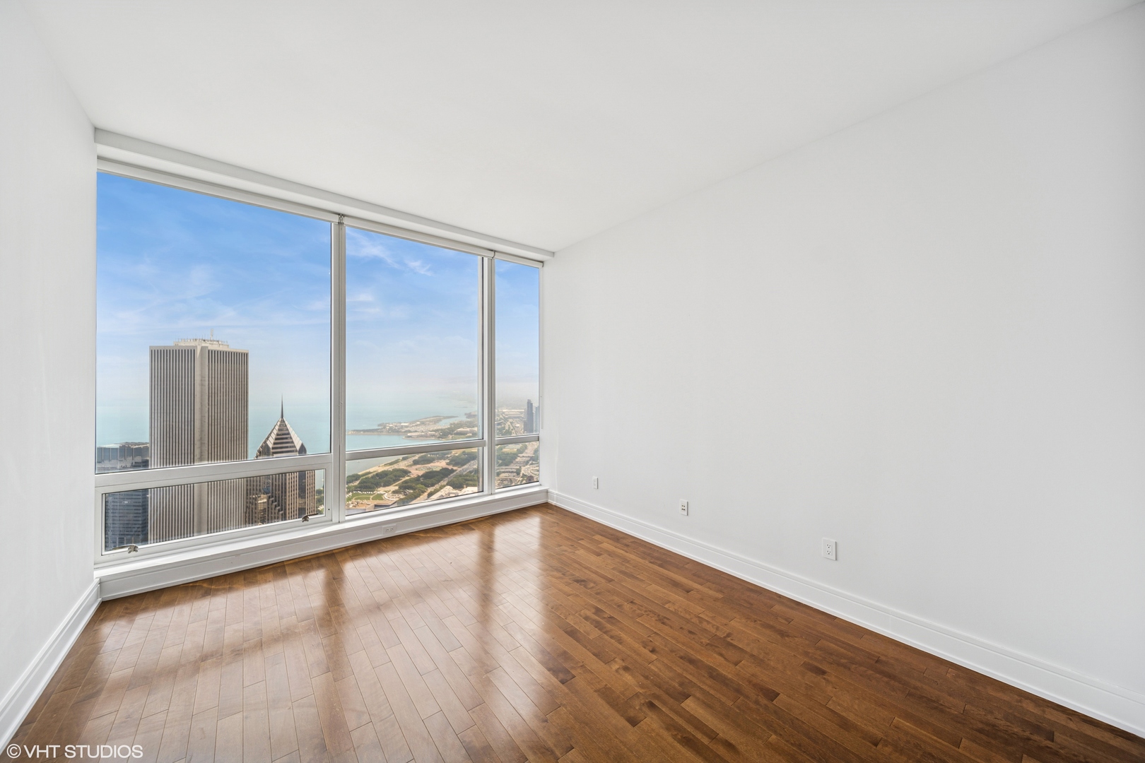 401 N Wabash Ave Property Photo 7