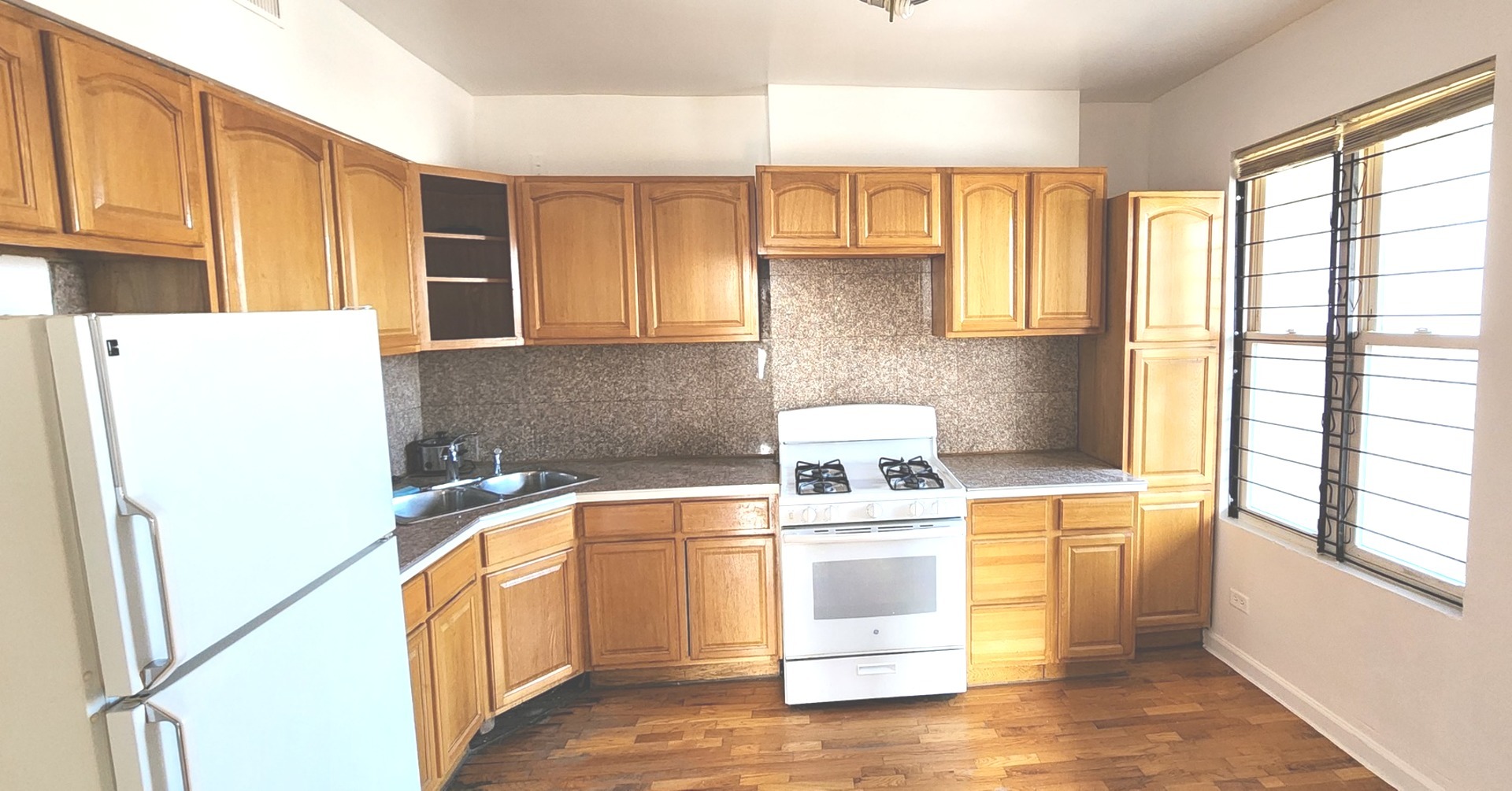 913 N Lawndale Avenue 2 Property Photo 6
