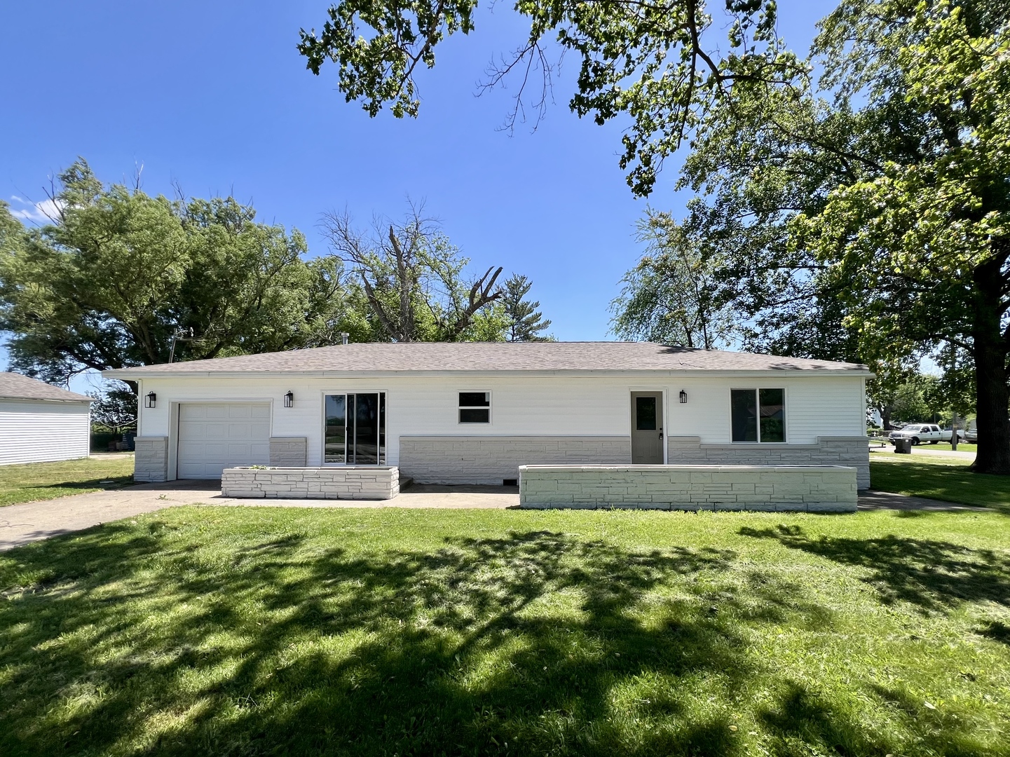 302 N Johnson Street Property Photo 1