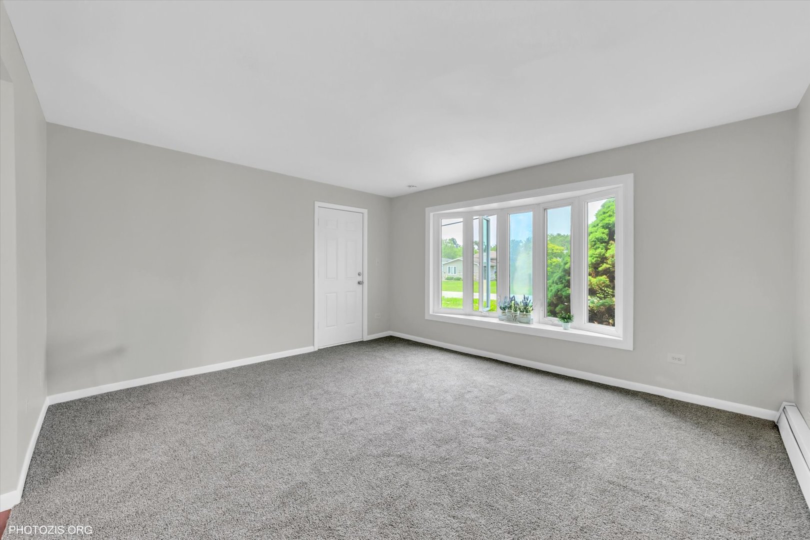 16035 Laramie Avenue Property Photo 6