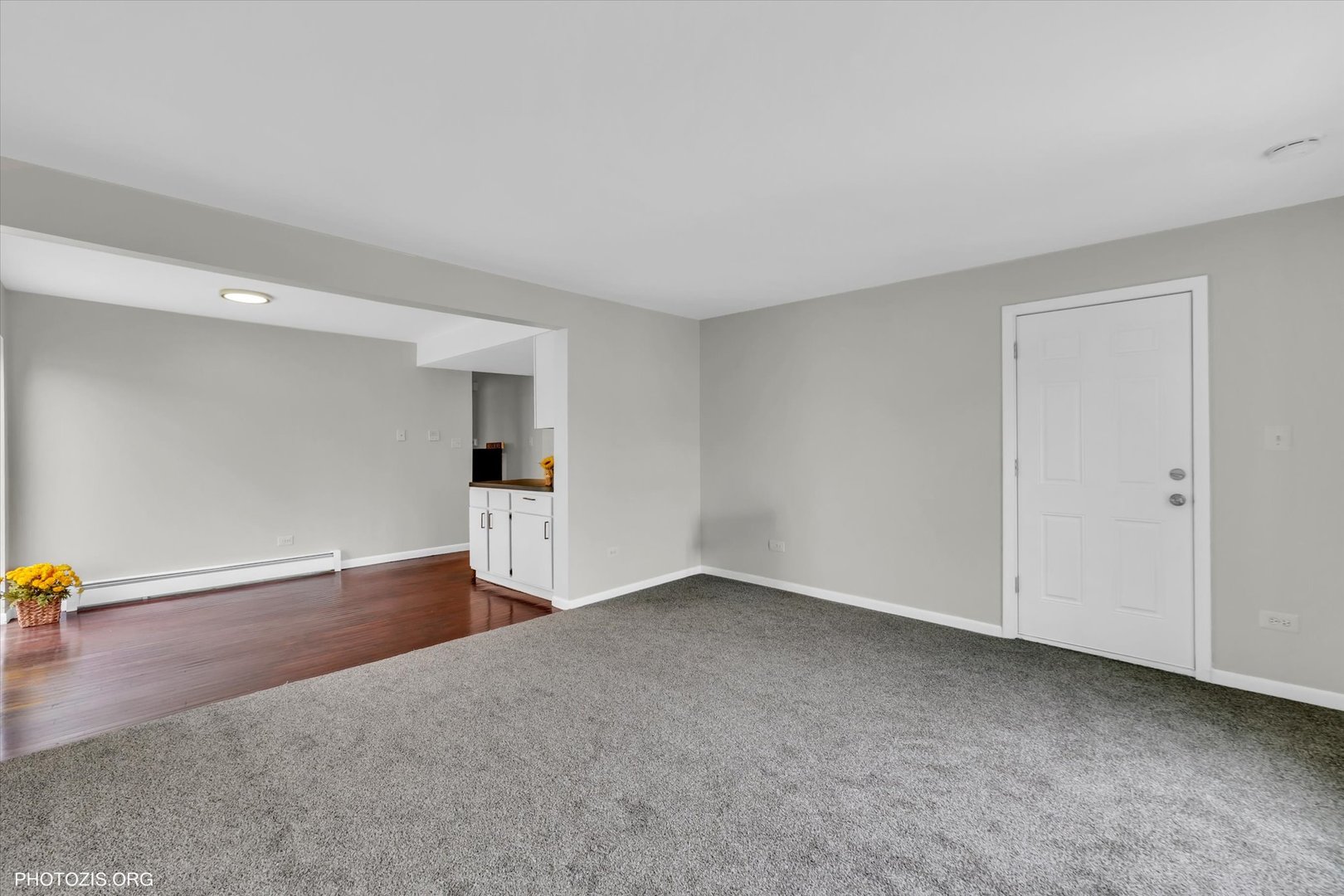16035 Laramie Avenue Property Photo 12