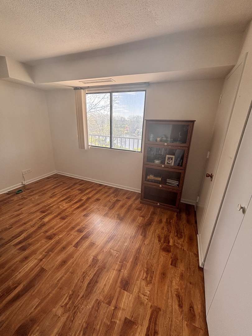 111 S Baybrook Drive 514 Property Photo 7