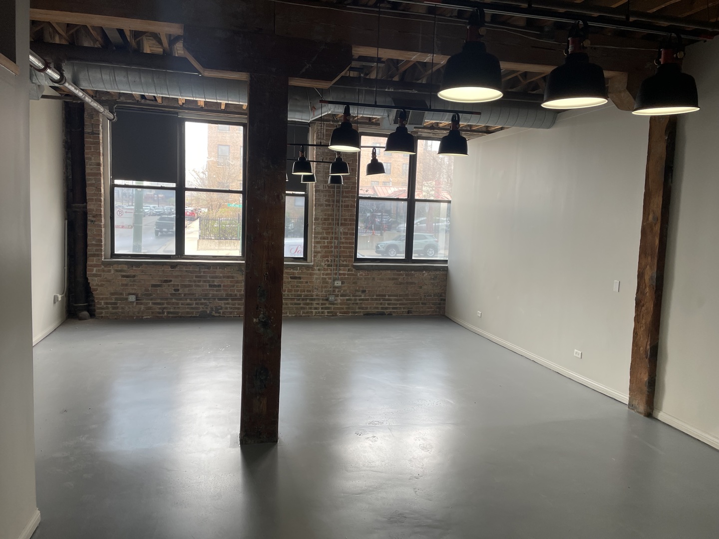 348 N Ashland Avenue Property Photo 2