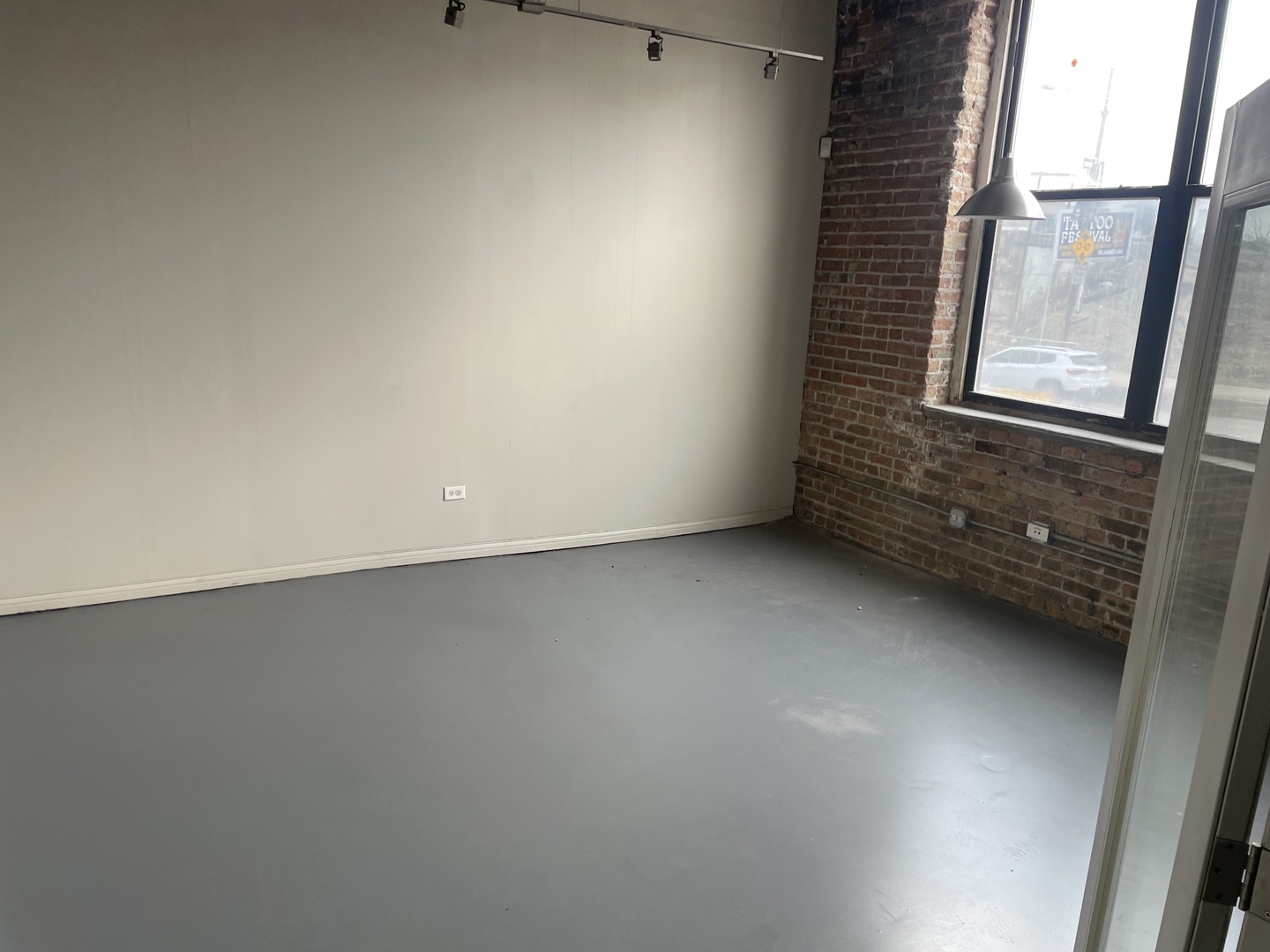 348 N Ashland Avenue Property Photo 3