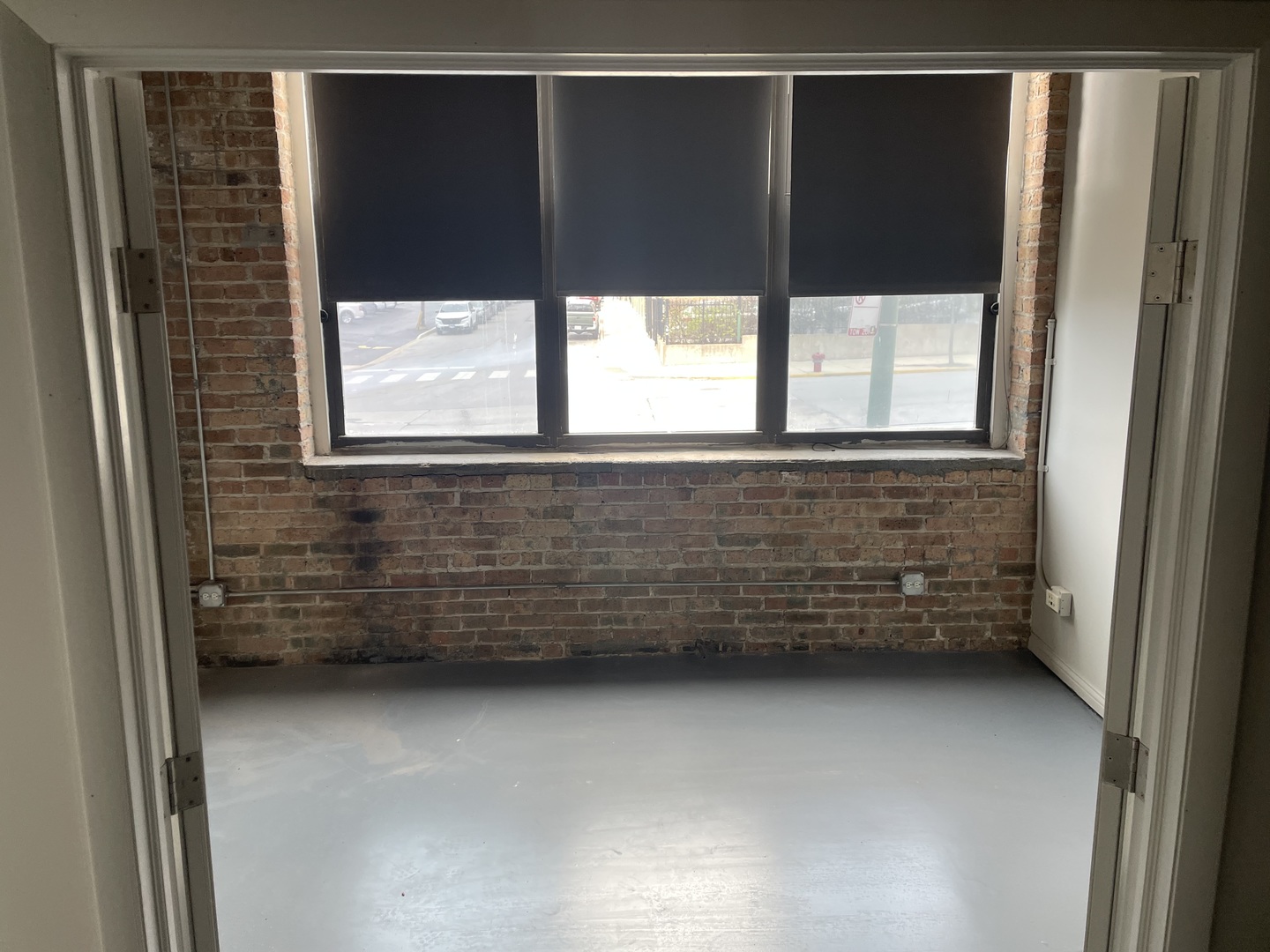 348 N Ashland Avenue Property Photo 4