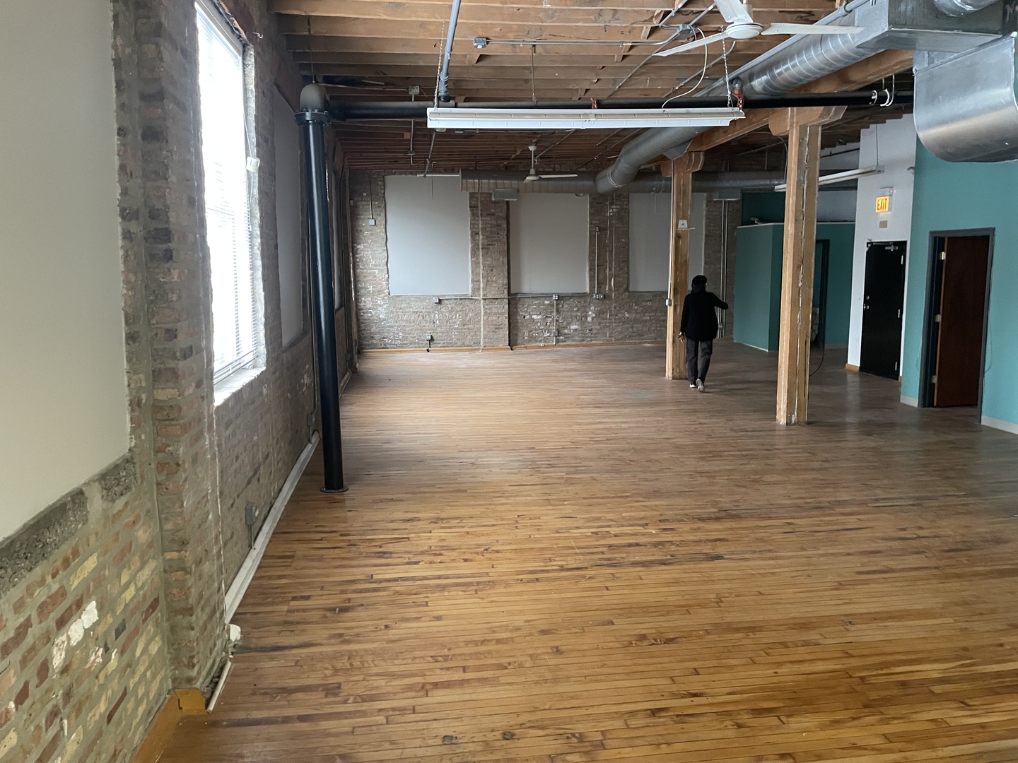 348 N Ashland Avenue Property Photo 5