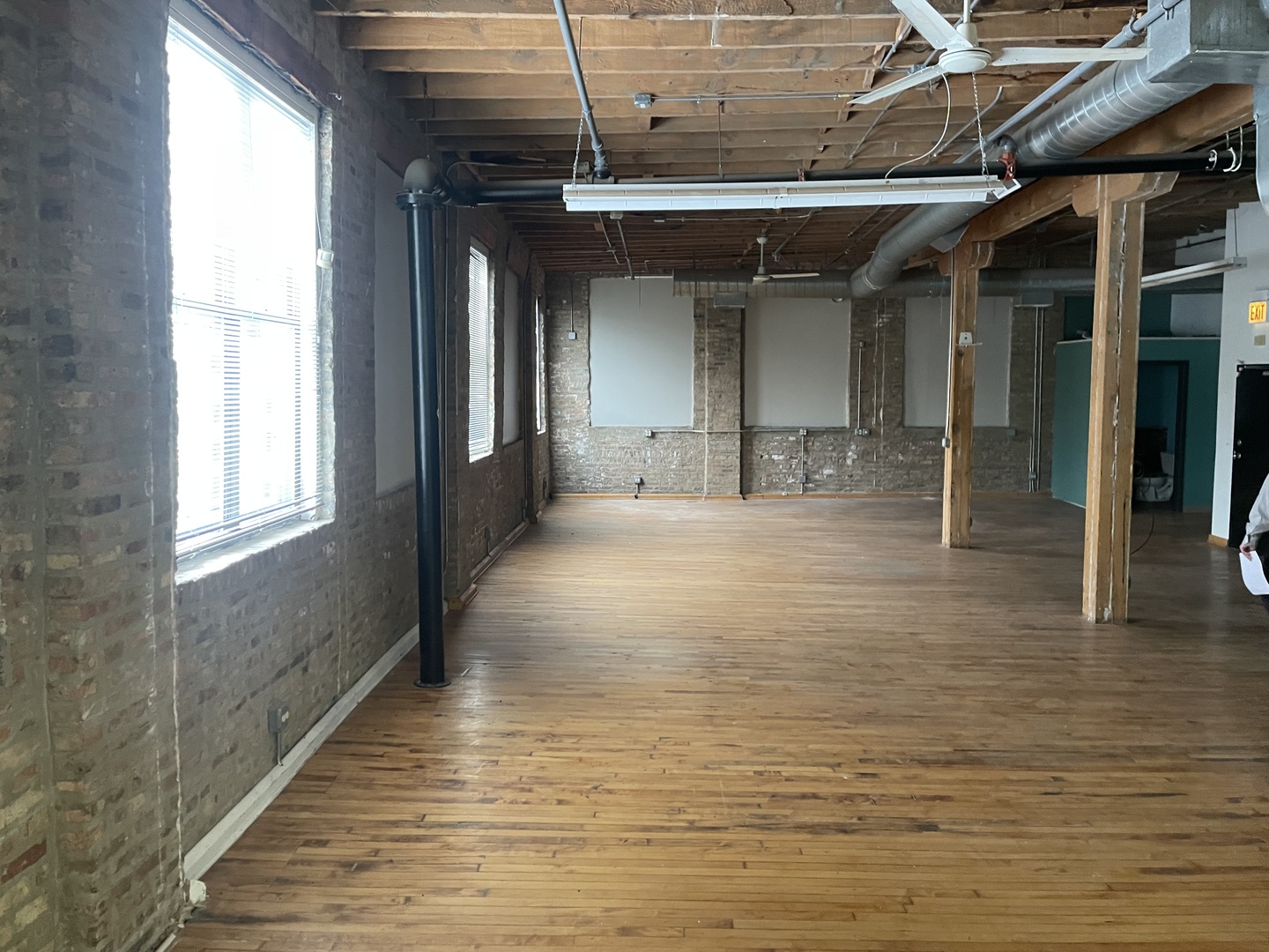 348 N Ashland Avenue Property Photo 6