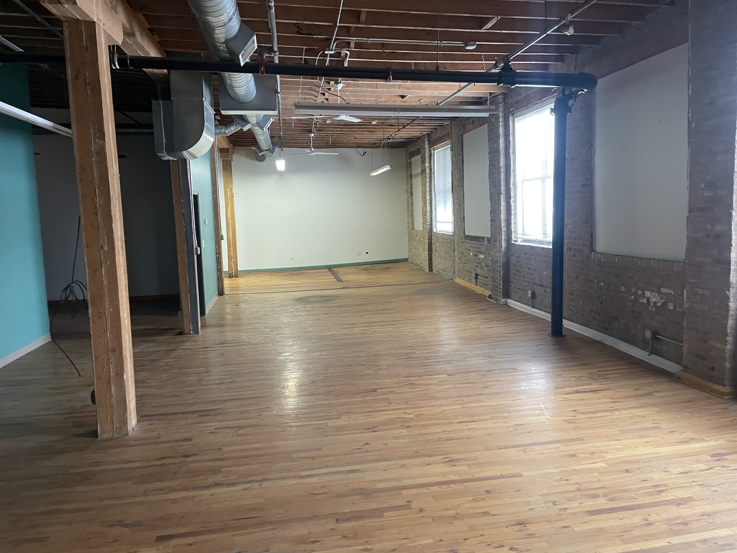348 N Ashland Avenue Property Photo 7