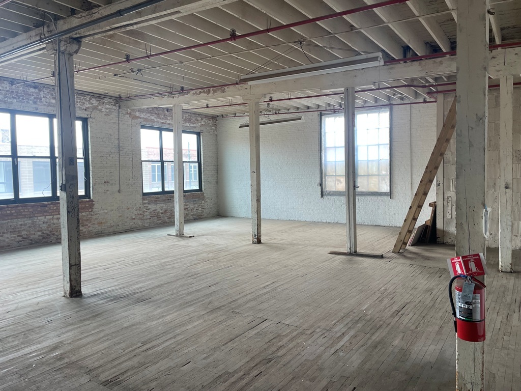 1622-24 W Carroll Avenue Property Photo 3