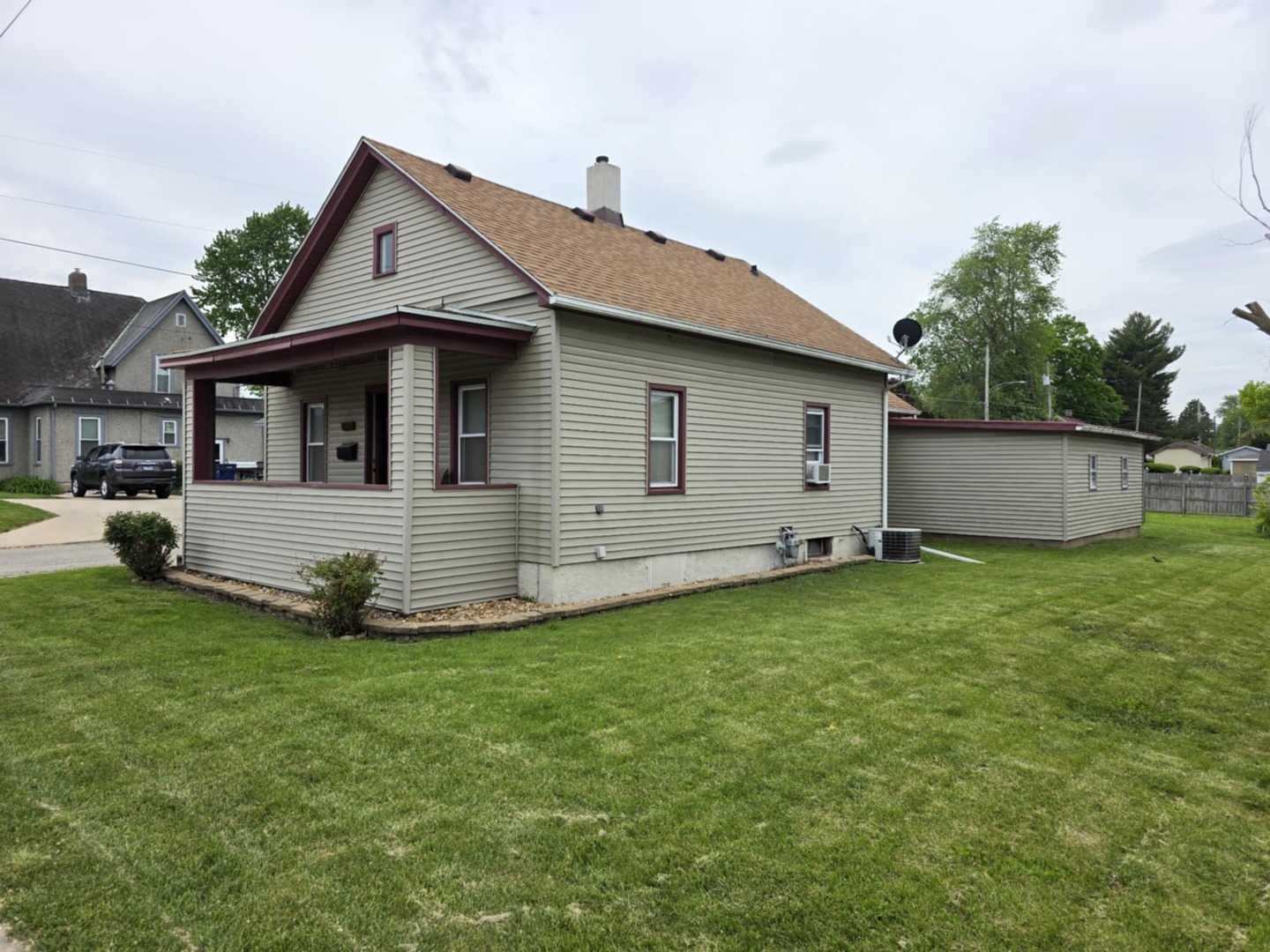1825 St Vincents Avenue Property Photo 1