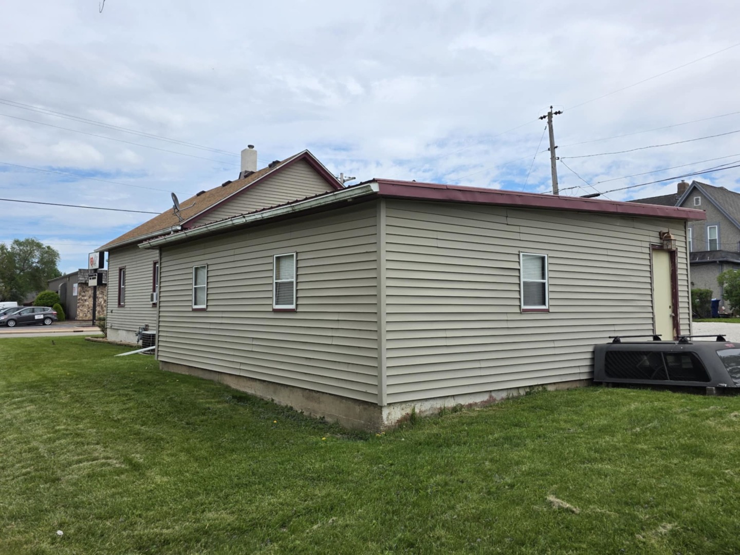 1825 St Vincents Avenue Property Photo 2