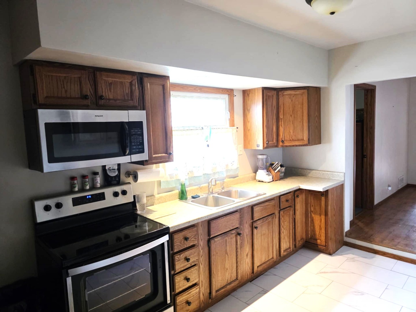 1825 St Vincents Avenue Property Photo 3