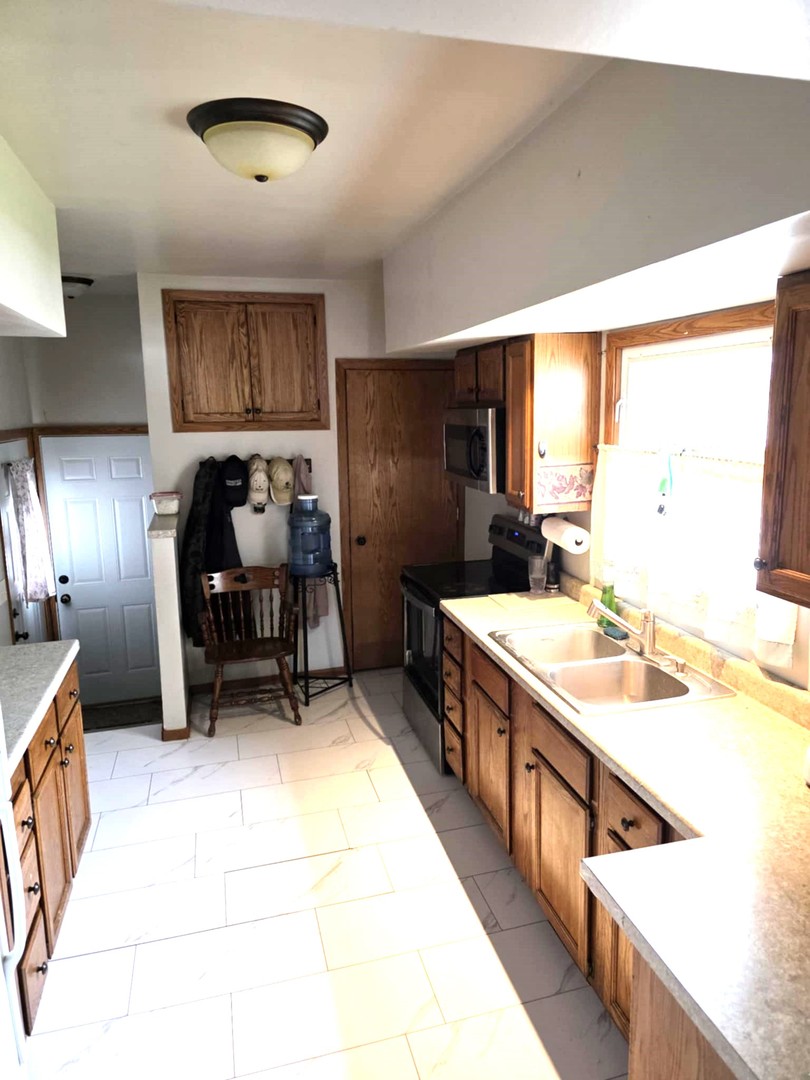 1825 St Vincents Avenue Property Photo 4