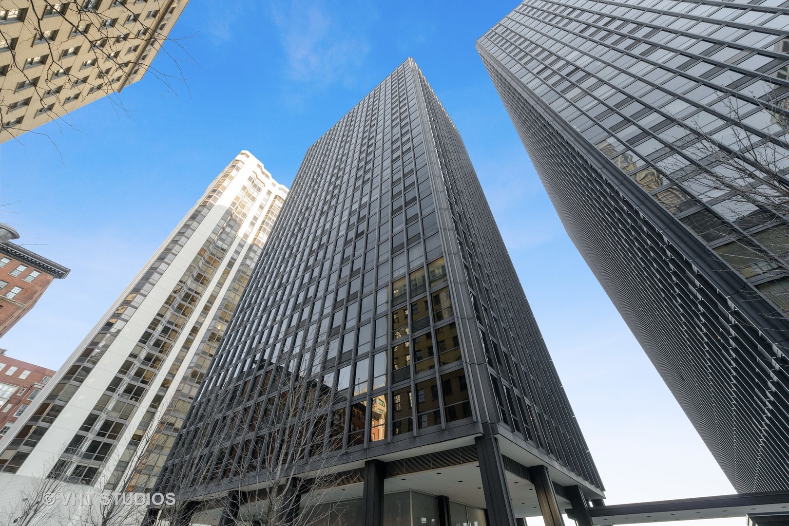 910 N LAKE SHORE Drive 716 Property Photo 1