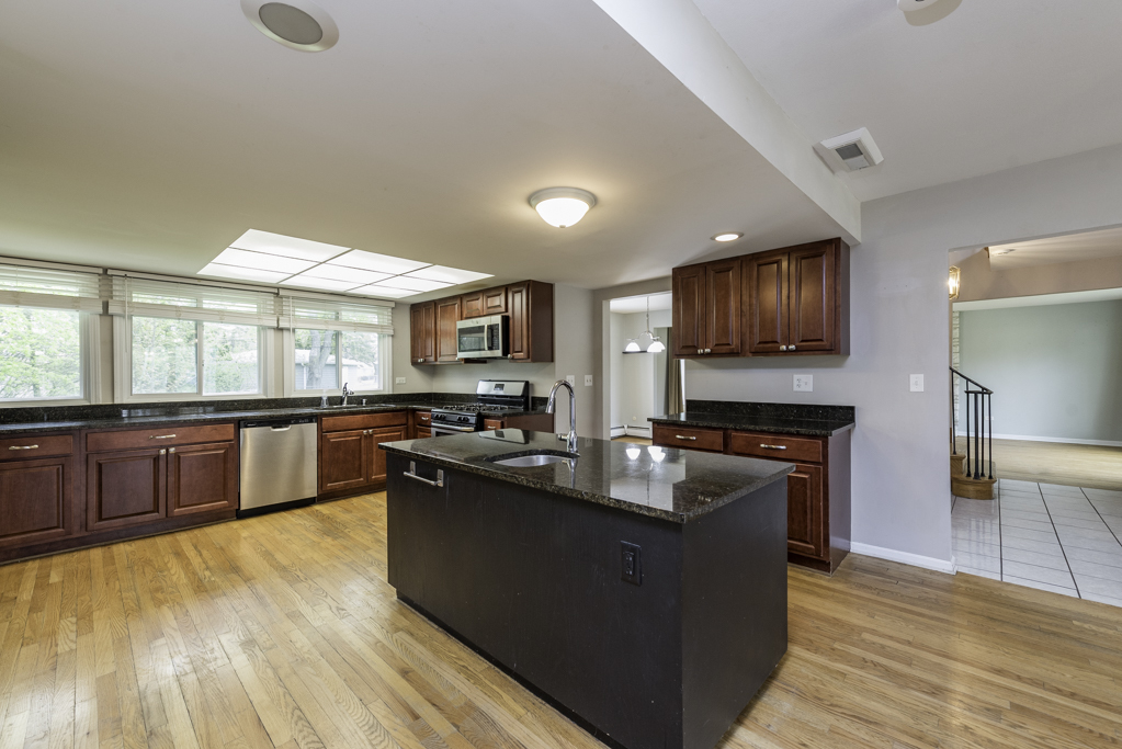 818 Geddes Court Property Photo 10