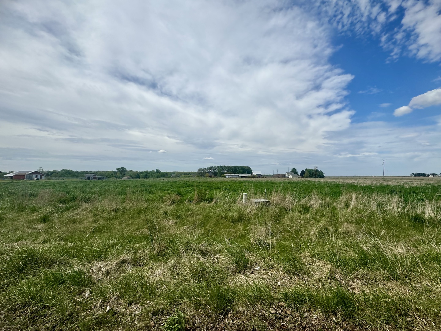 2067 N 3569th Road Property Photo 1