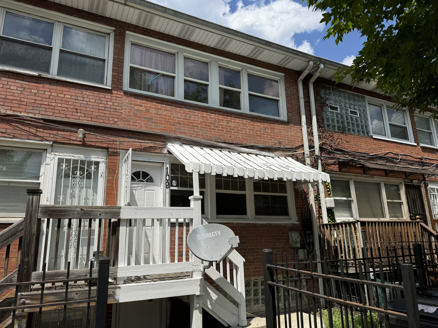109 E 37th Place Property Photo 1