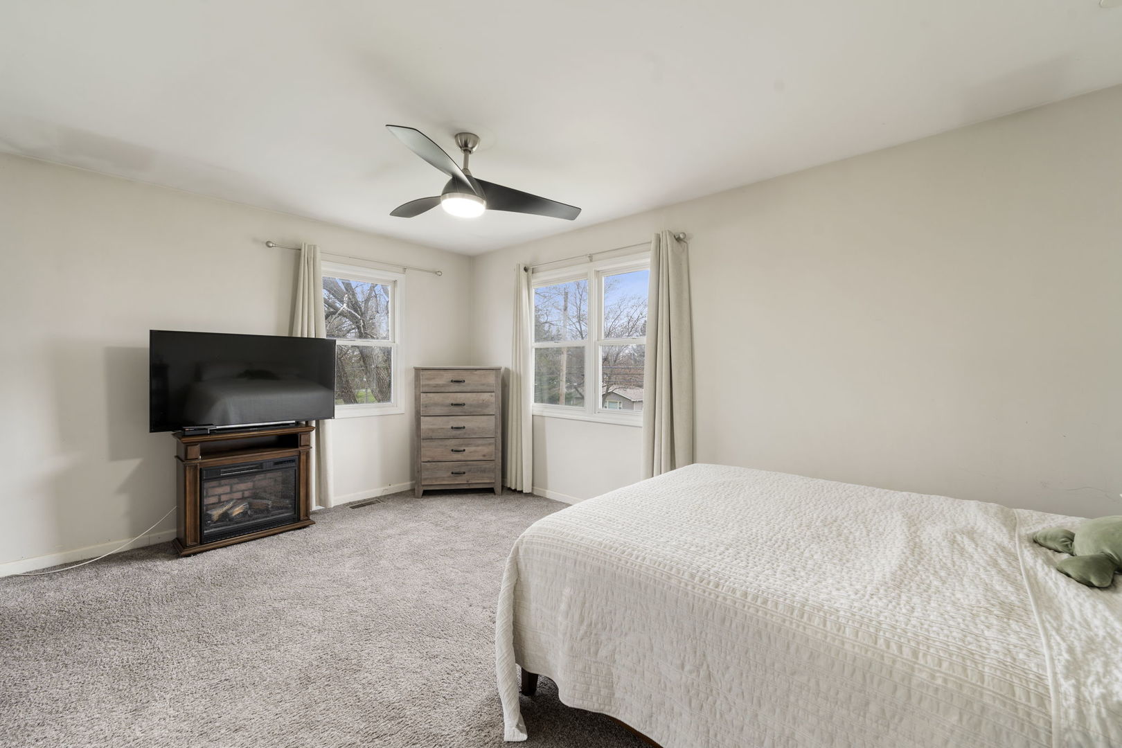 16040 Lockwood Avenue Property Photo 21