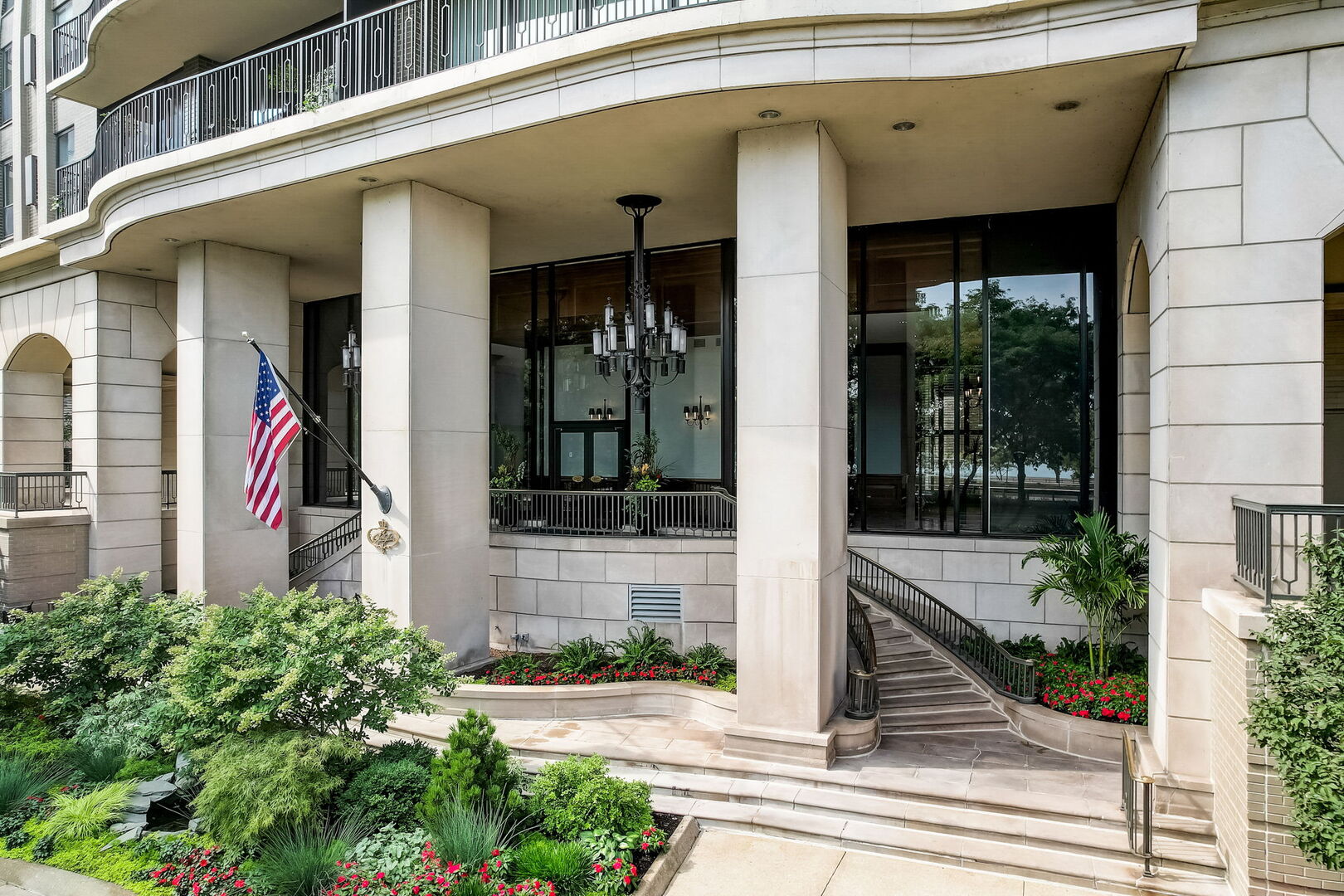 1040 N LAKE SHORE Drive 30B Property Photo 1