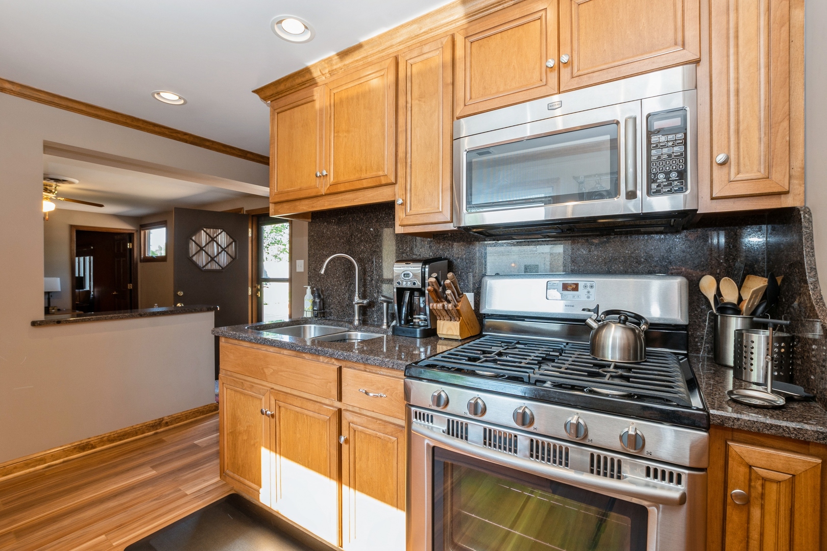 4904 Spring Road Property Photo 5