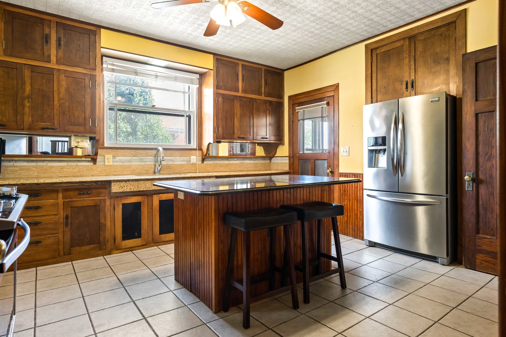 546 Elmwood Court Property Photo 18