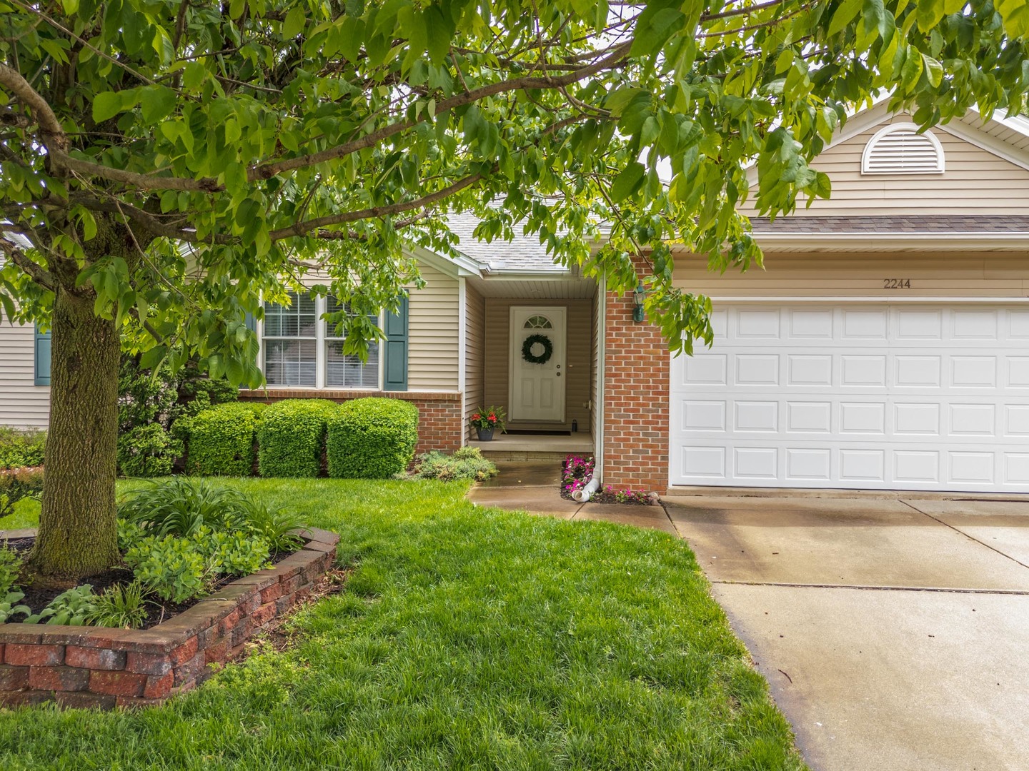 2244 Elwood Lane Property Photo 1