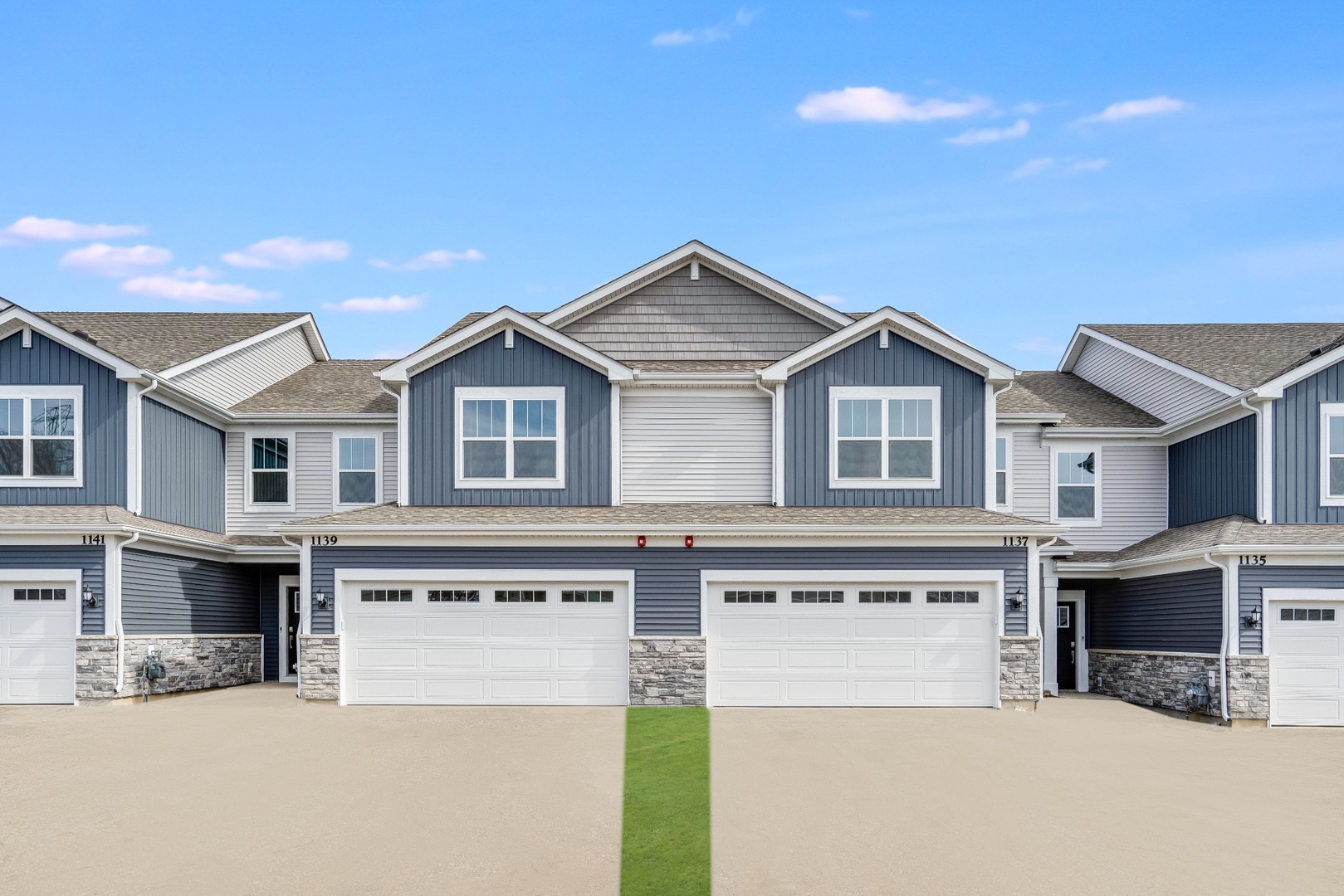690 Cassia Court Property Photo 1