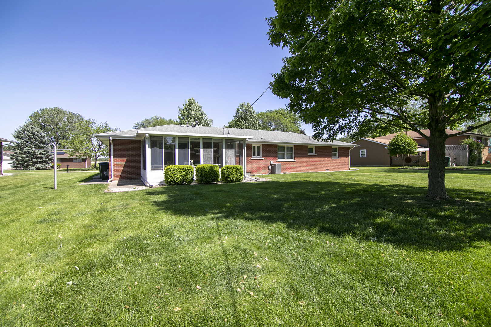1416 N Samara Ave Property Photo 22