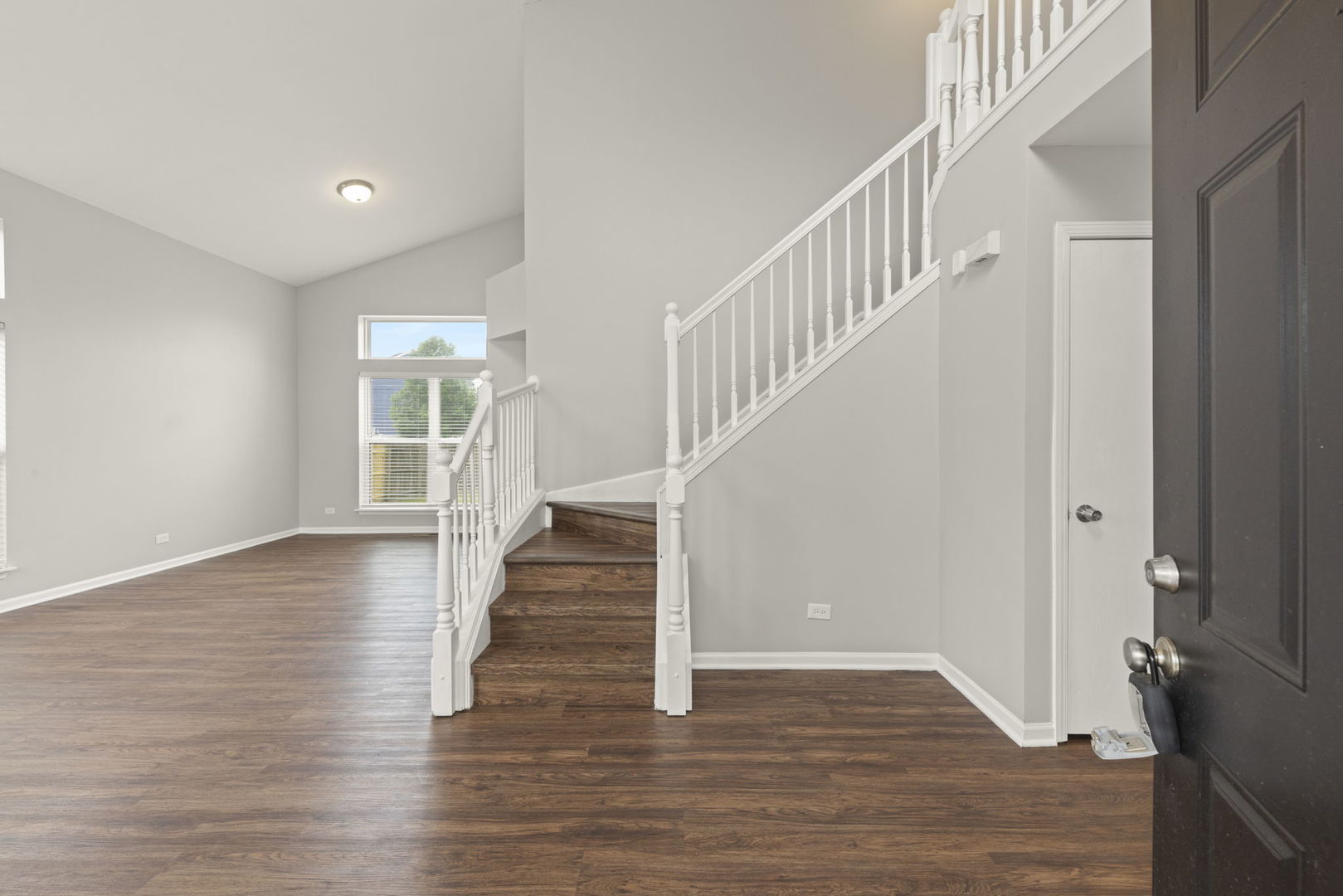 6710 Sahara Drive Property Photo 3