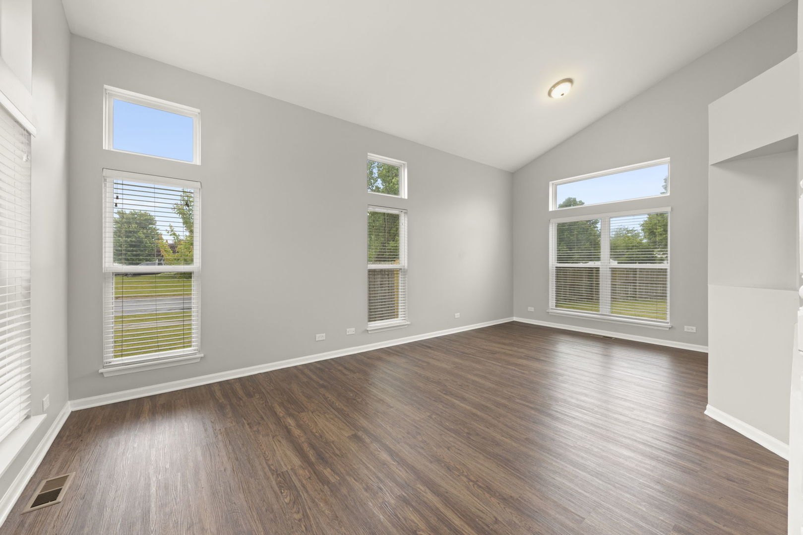 6710 Sahara Drive Property Photo 5