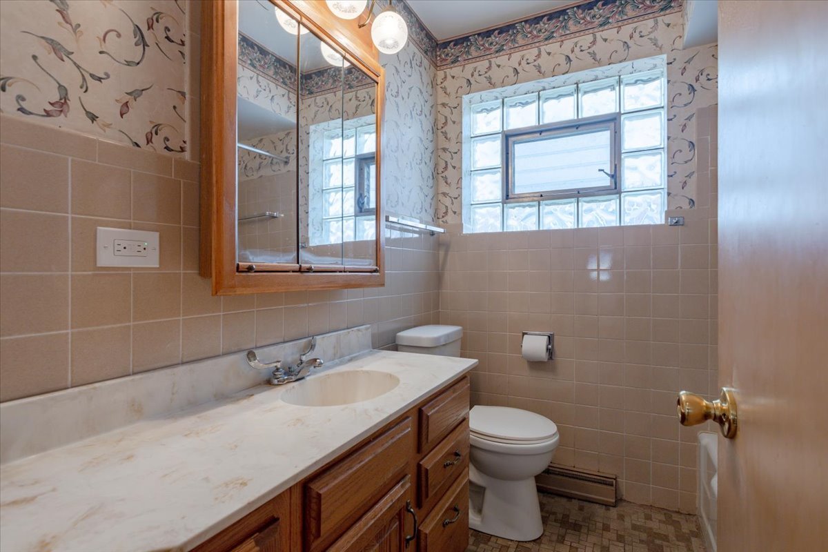 4717 N Newcastle Avenue Property Photo 14