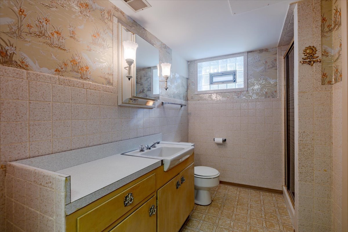 4717 N Newcastle Avenue Property Photo 19