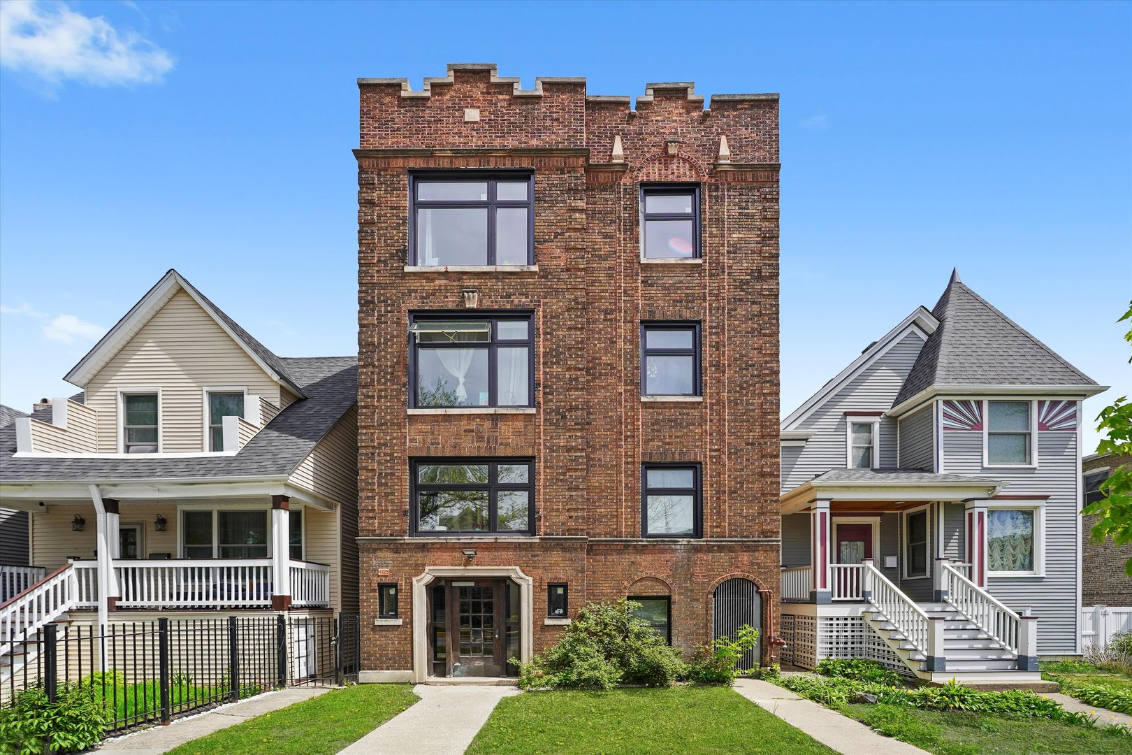 4129 N Saint Louis Avenue Property Photo 1