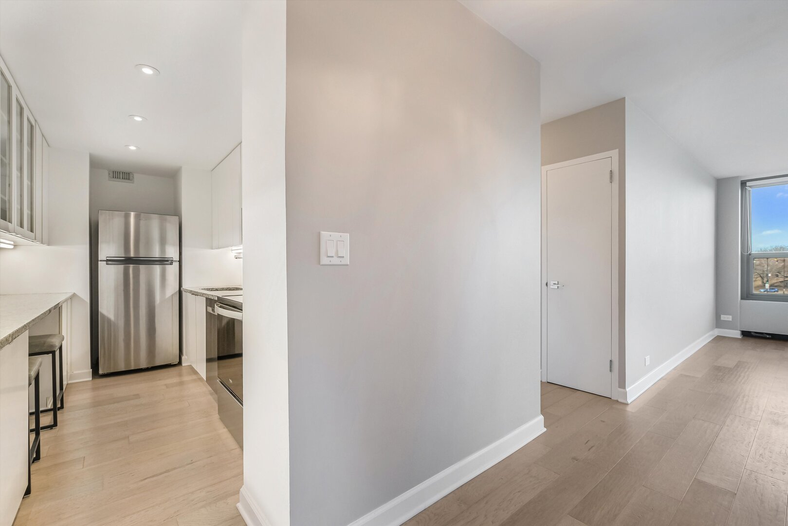 1550 N Lake Shore Drive 2a Property Photo 8