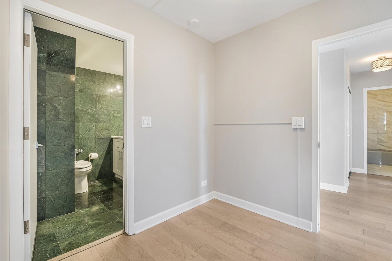 1550 N Lake Shore Drive 2a Property Photo 14