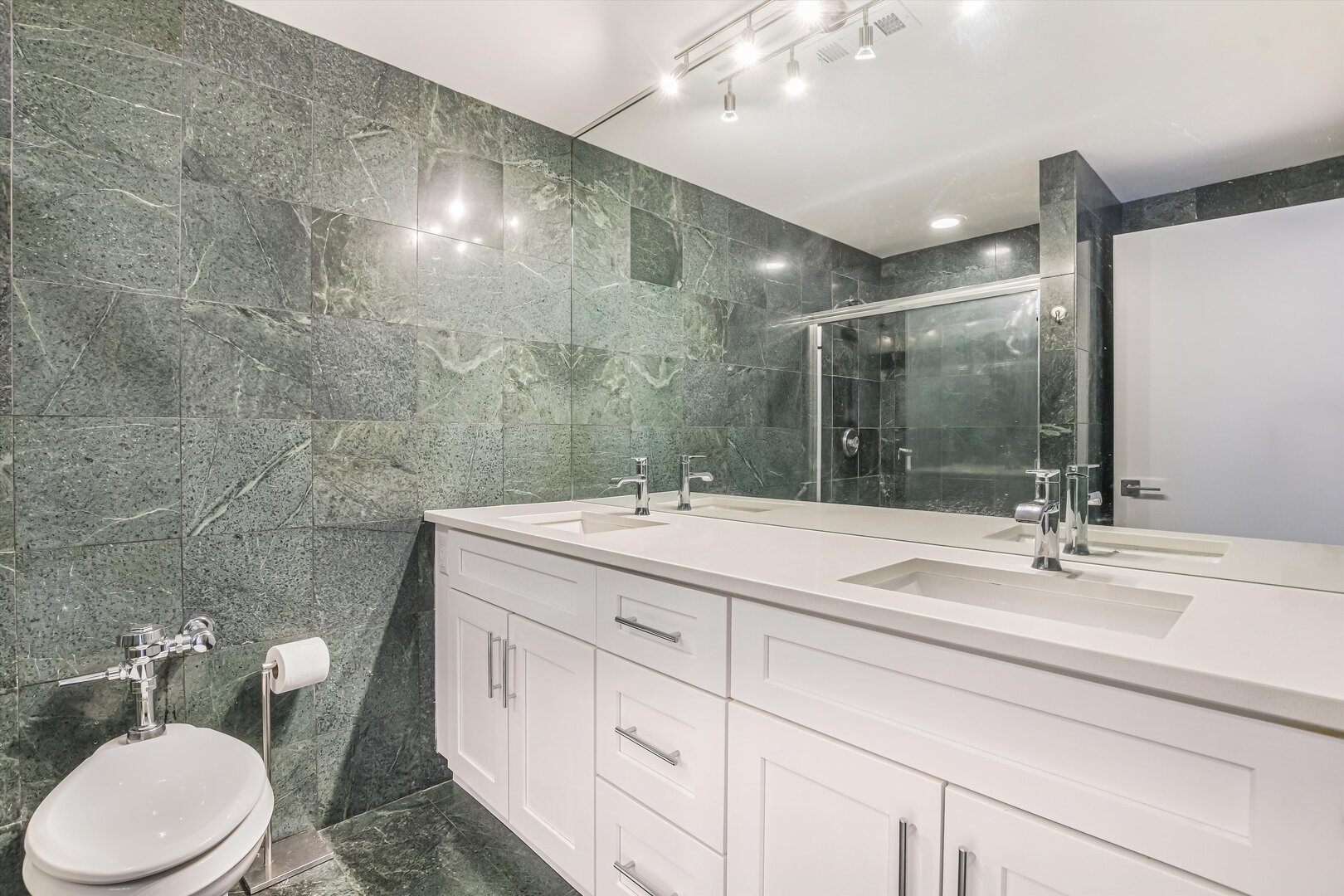 1550 N Lake Shore Drive 2a Property Photo 15