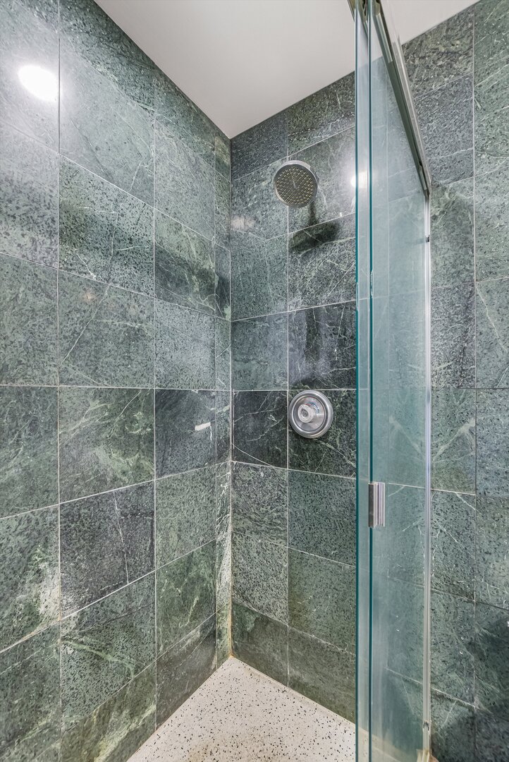 1550 N Lake Shore Drive 2a Property Photo 16