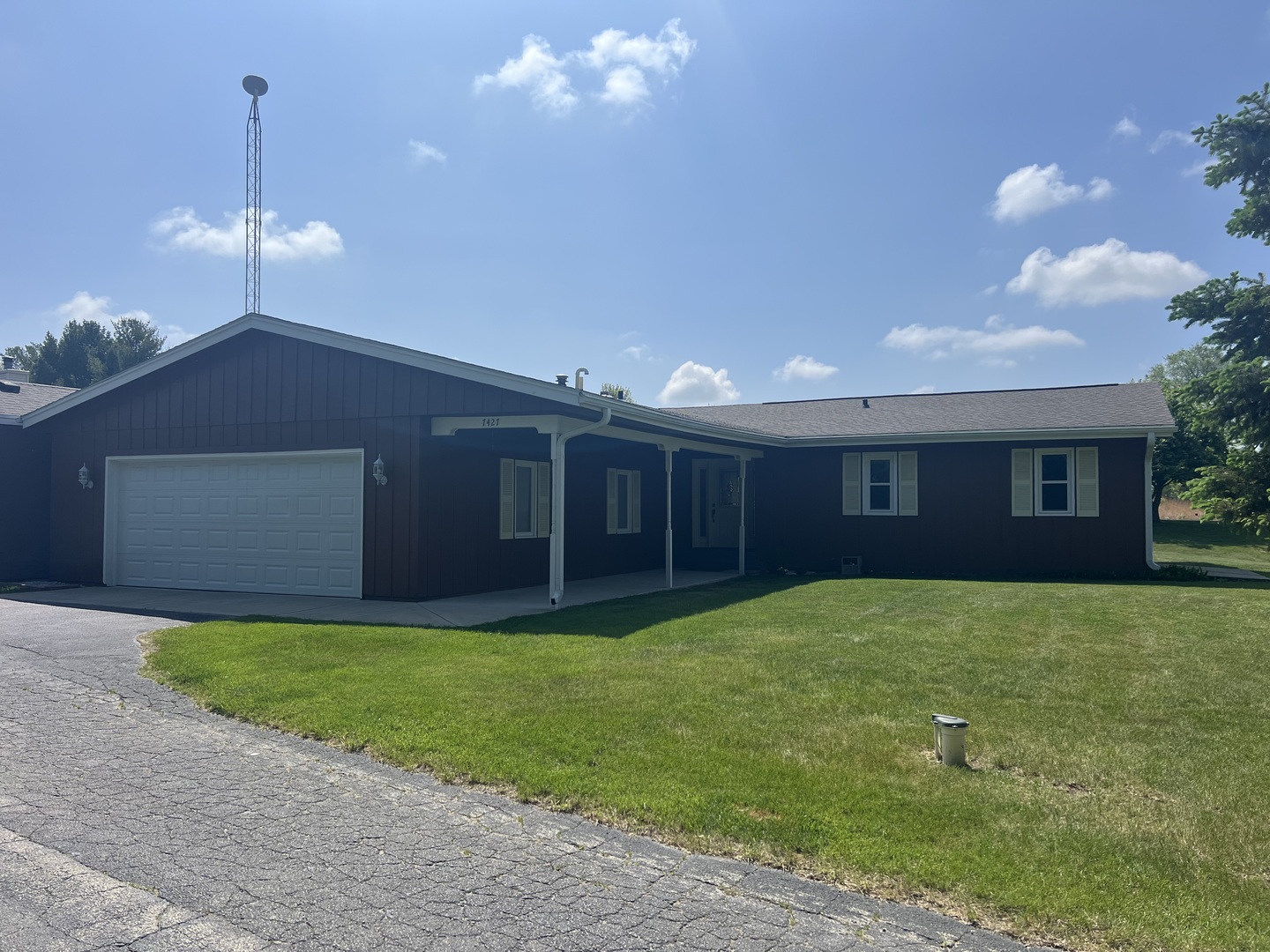 7427 Mccurry Road Property Photo 1