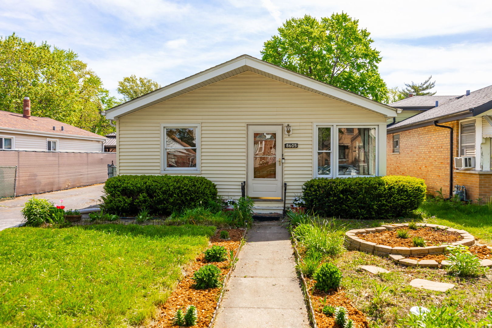 8605 Long Avenue Property Photo 1