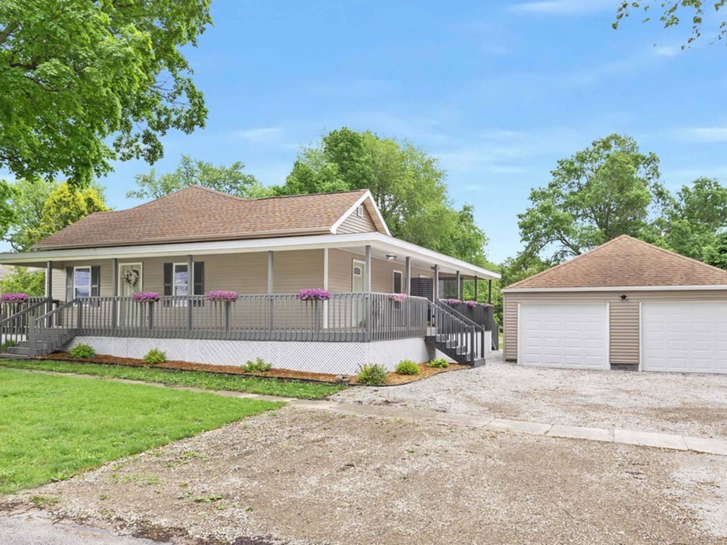 104 S Taylor Street Property Photo 1