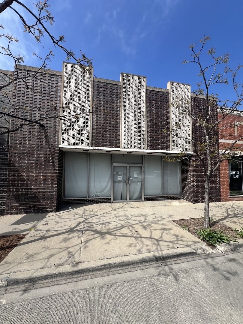 4750 N Milwaukee Avenue Property Photo 1