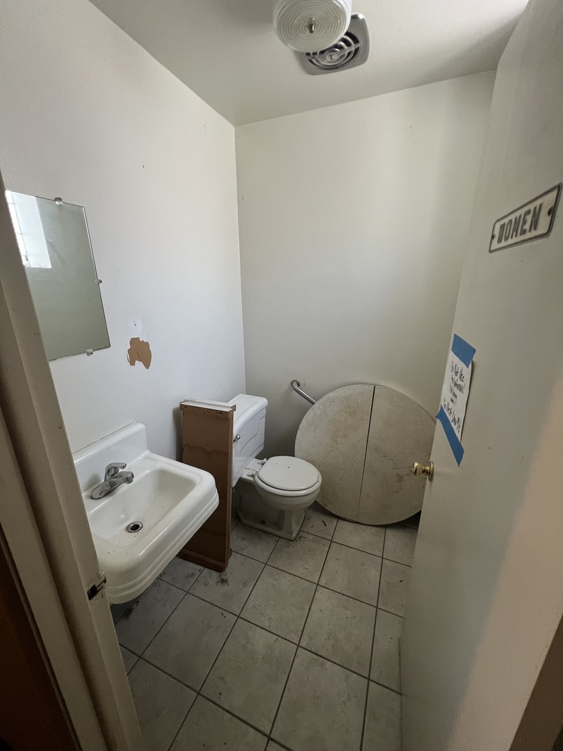 4750 N Milwaukee Avenue Property Photo 4
