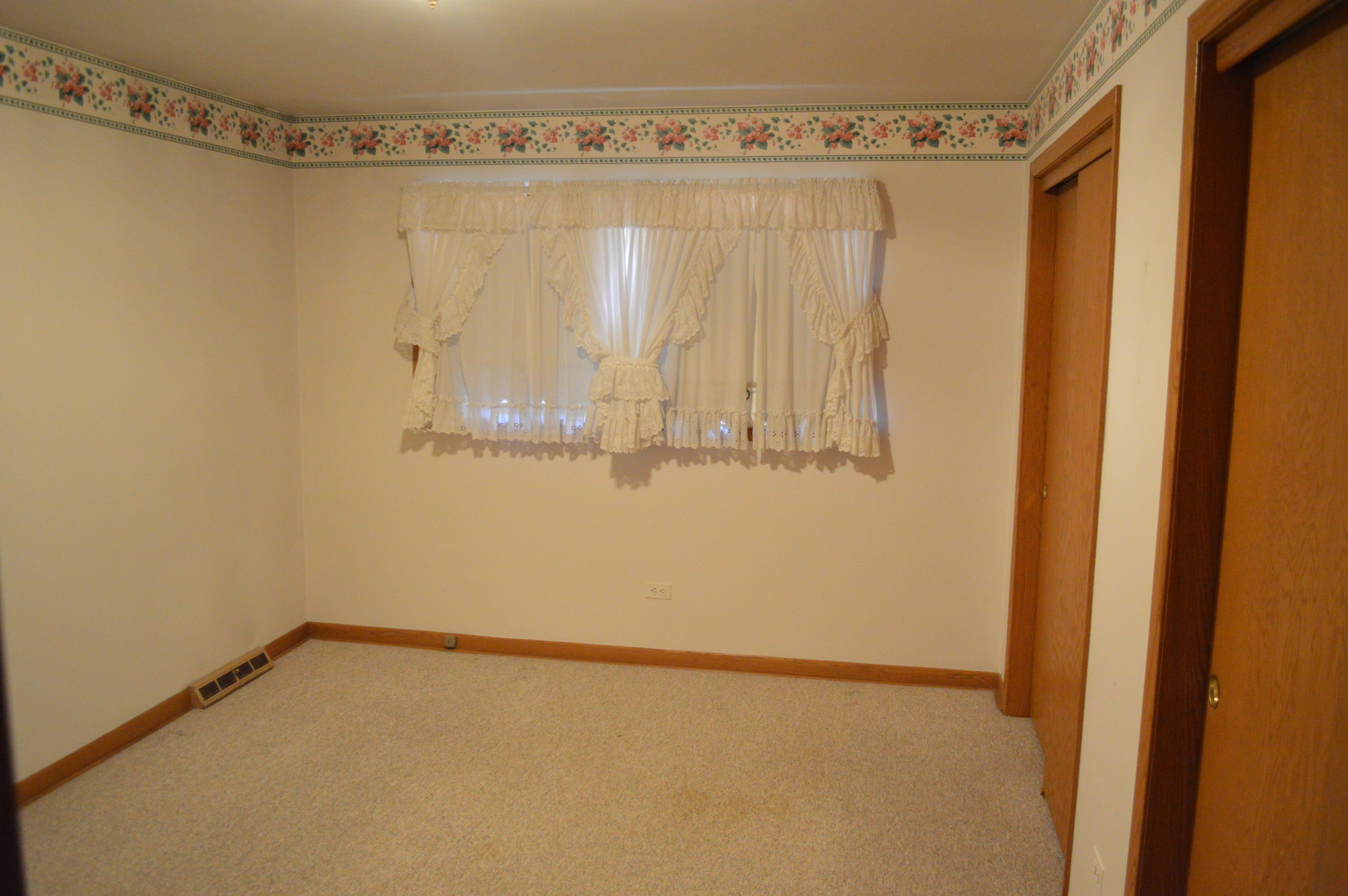 10849 S Christiana Ave Property Photo 13