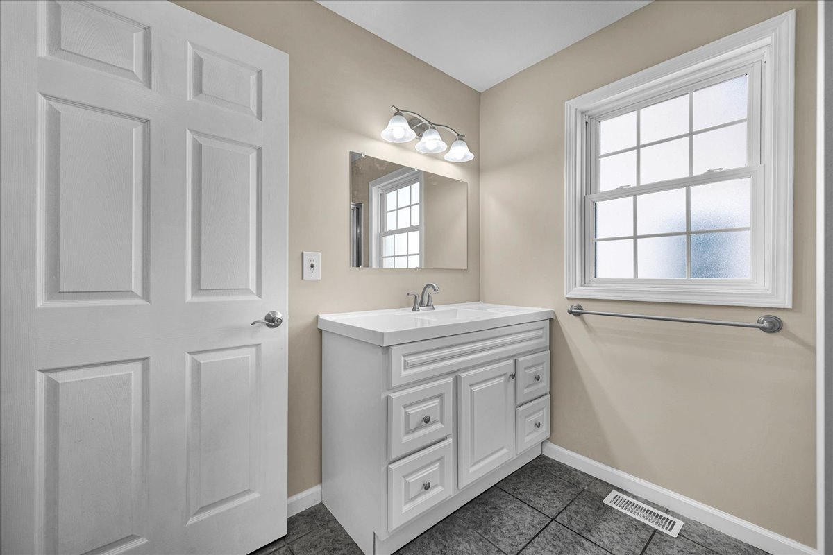1656 N Franklin Street Property Photo 14