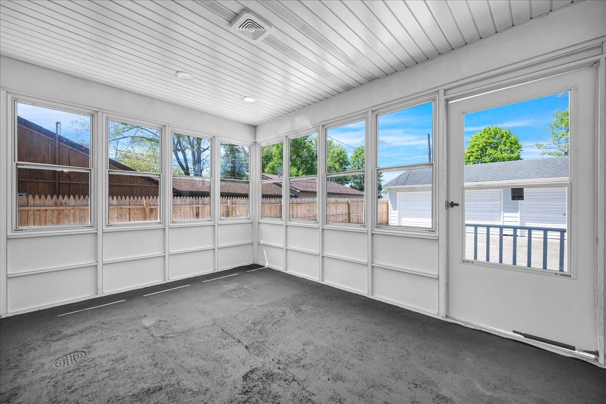 1656 N Franklin Street Property Photo 16