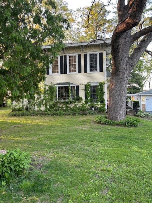 141 E River Street Property Photo 1
