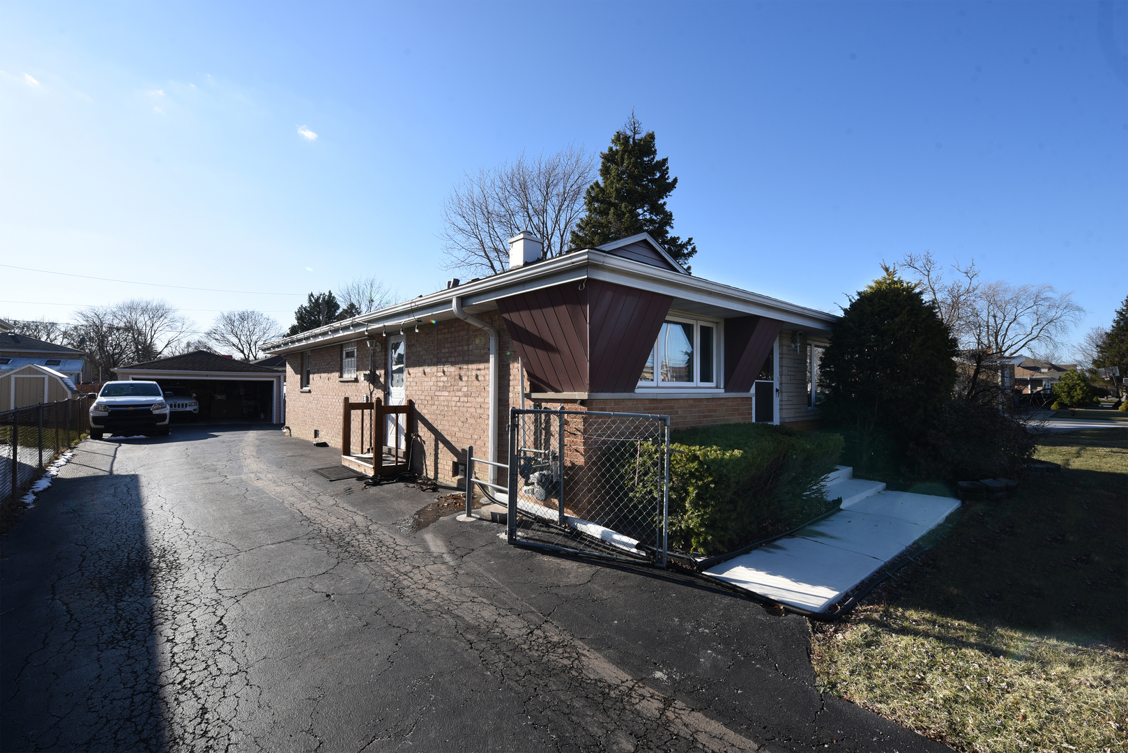 8848 Meade Ave Property Photo