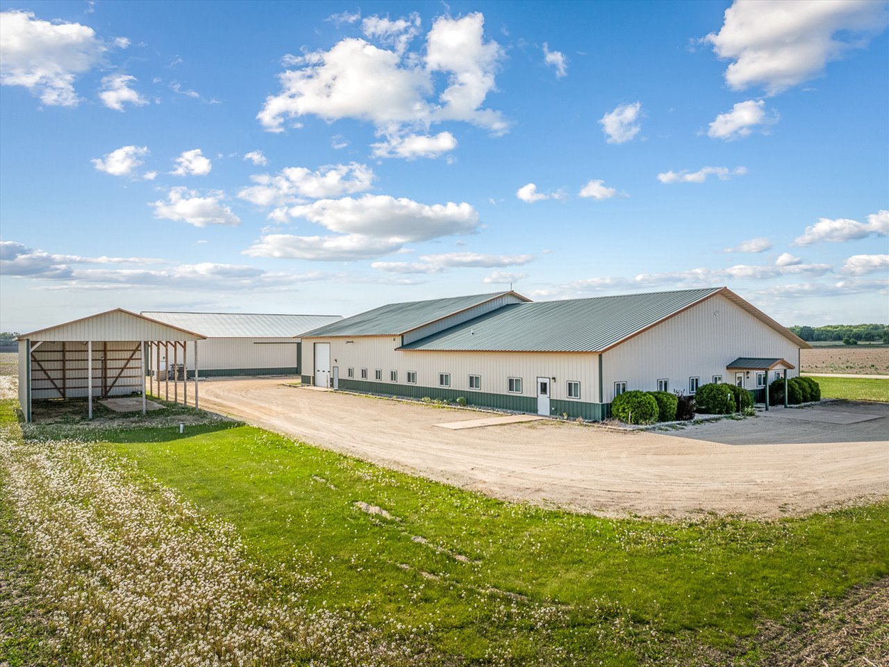 11635 Wange Road Property Photo 4