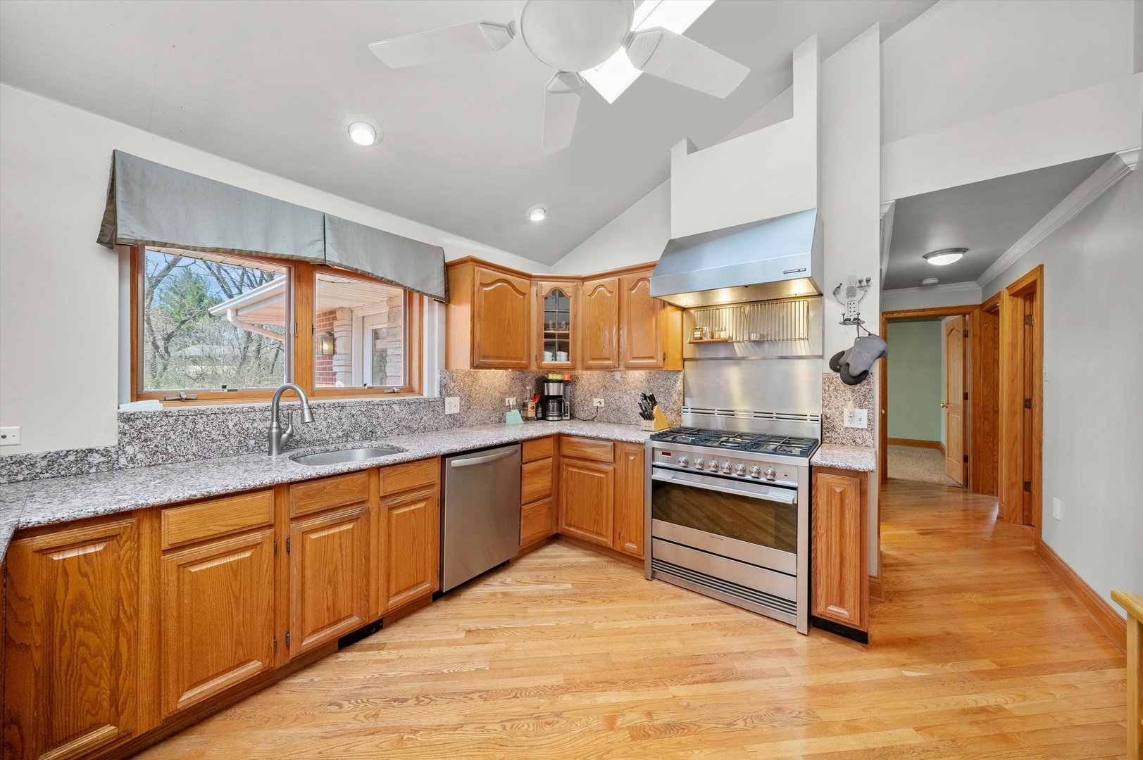 16608 W 135th Street Property Photo 11