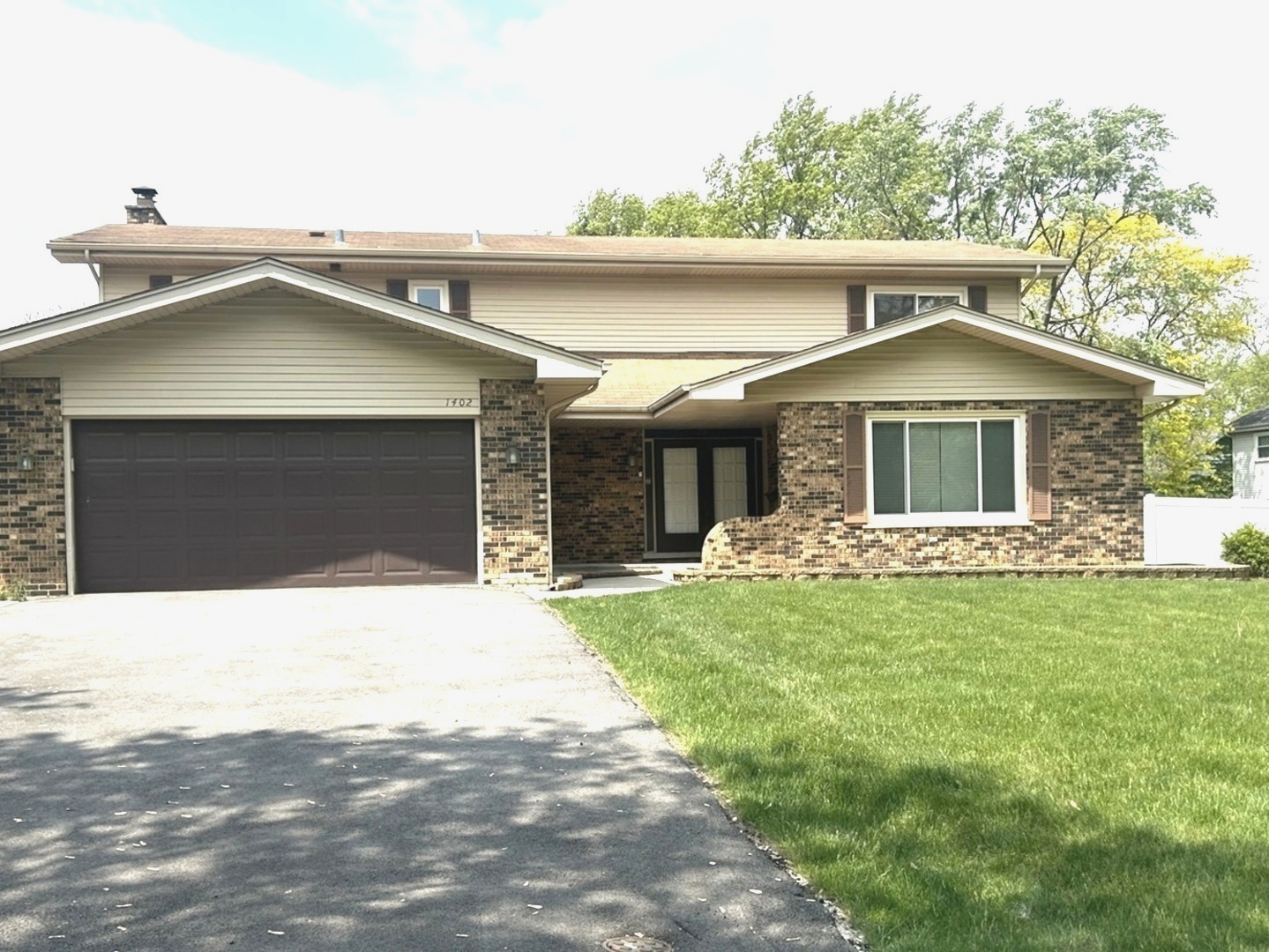 1402 Berry Lane Property Photo 1